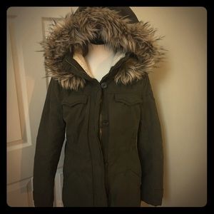 Abercrombie & Fitch • Woman’s Winter Coat • size L